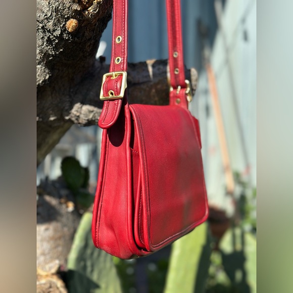 Coach — Vintage Red Leather Shoulder Bag - Picture 2 of 7